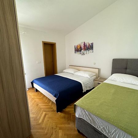 Apartmani Niks Makarska Exterior foto