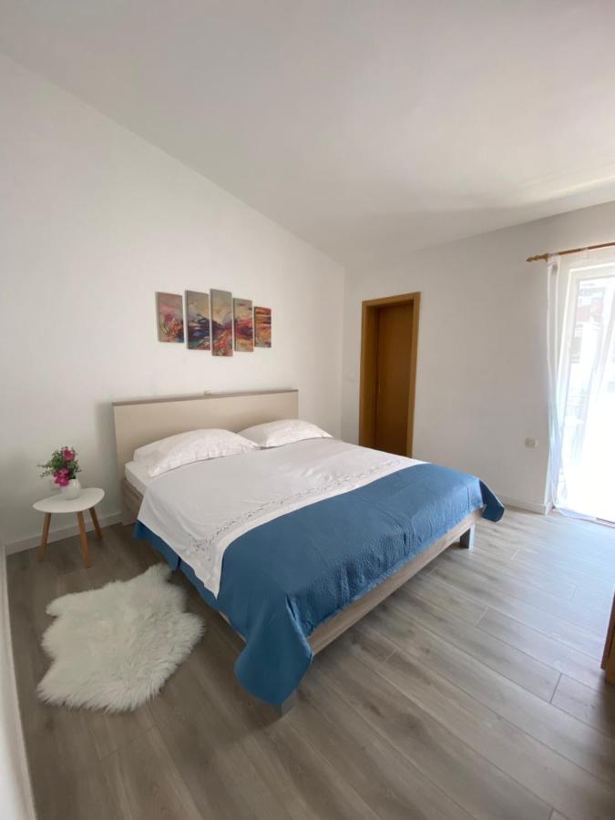 Apartmani Niks Makarska Exterior foto